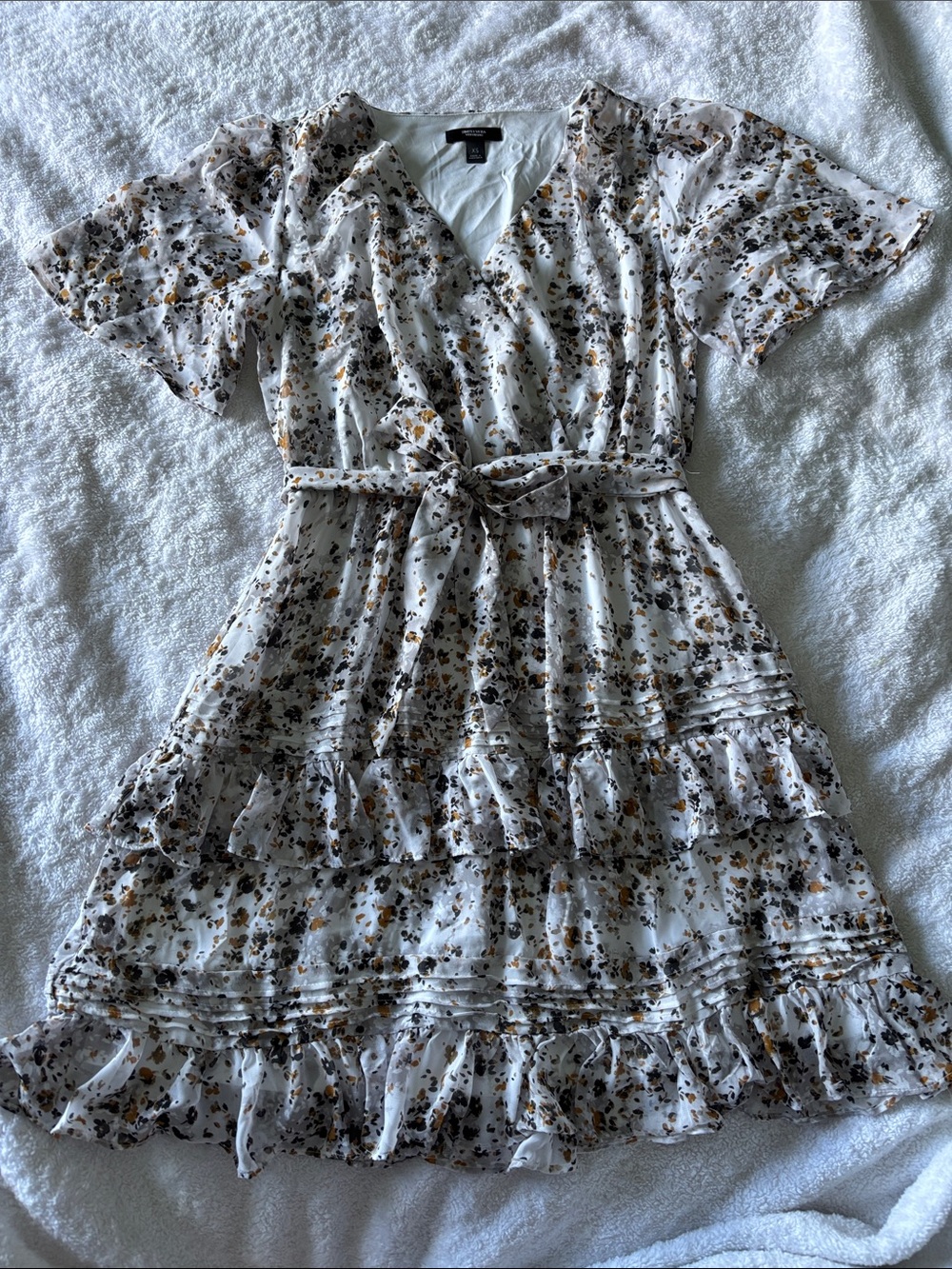 Simply Vera Vera Wang White Floral Tie-Waist Midi Dress with Brown & Black Print